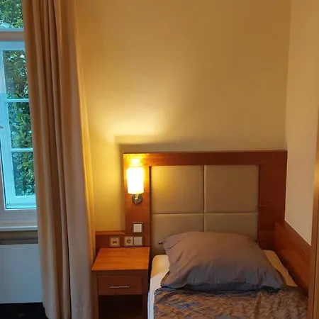 Villa, 23, Ez לברקוסן