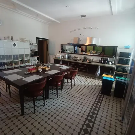 Zm23, Single With Private Balcony