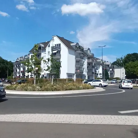Zm23, Single With Private Balcony Apartamento Leverkusen