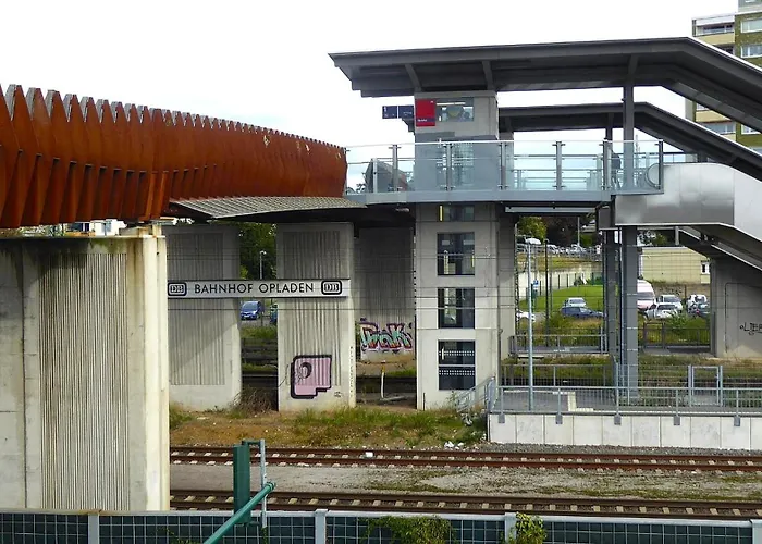 Zm23, Single With Private Balcony * לברקוסן