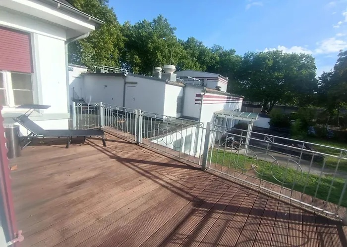 Zm23, Single With Private Balcony לברקוסן